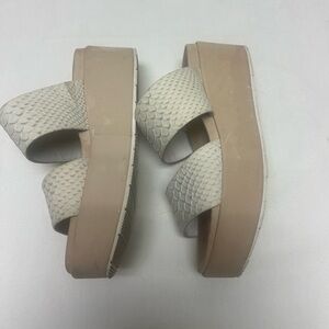 J Slides NYC Cream Wedge Sandals. Size 7